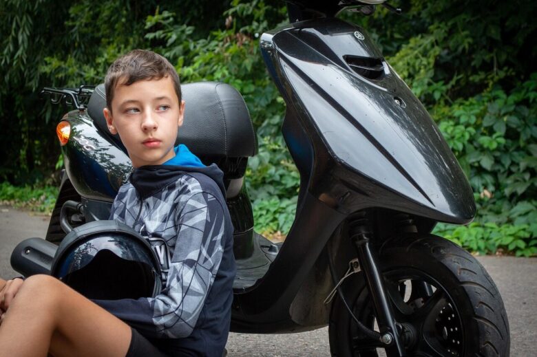 scooter, teenage boy, motorbike, baby, motorcyclist, driver, portrait, road, learn to drive, outdoors, teen, boy, kids, transport, headlight, enthusiasm, ride a motorcycle, get a driver's license